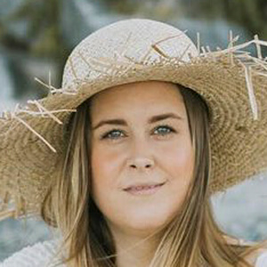 Jessica Sara Morris Headshot 2 of 5