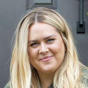 Jessica Sara Morris Headshot 4 of 5