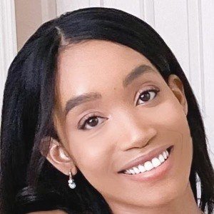 Jessica Tull Headshot 3 of 10