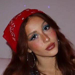 Jessie Costantino Headshot 2 of 6