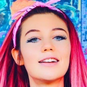 Jessie Paege Headshot 4 of 10