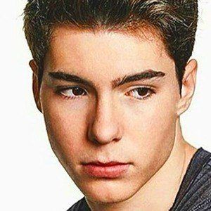 Jesús Oviedo Headshot 10 of 10