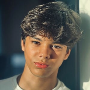 jgcarvalhinn Headshot 3 of 6