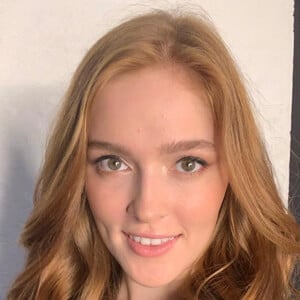 Jia Lissa Headshot 5 of 16