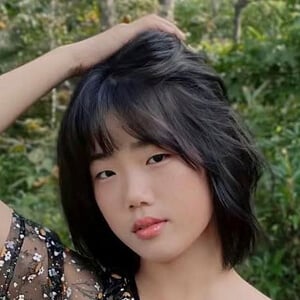 jinywaa Headshot 2 of 5