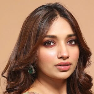 Jiya Shankar Headshot 7 of 7