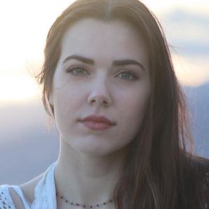 Joanna Simon Headshot