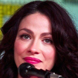 Joanne Kelly - Bio, Family, Trivia | Famous Birthdays