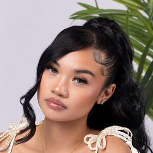 Jodie Avianna Headshot 2 of 10