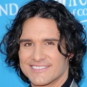 Joe Nichols at age 33