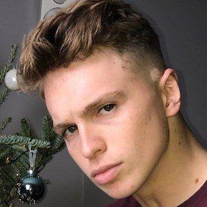 Joe Weller Headshot 5 of 10