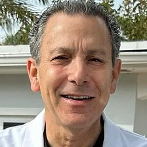 Joel Kahn Headshot 3 of 4