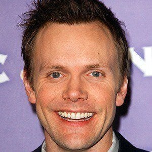 Joel McHale Headshot 3 of 10