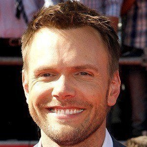 Joel McHale Headshot 4 of 10