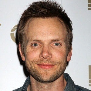 Joel McHale Headshot 6 of 10