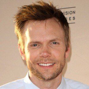 Joel McHale Headshot 7 of 10