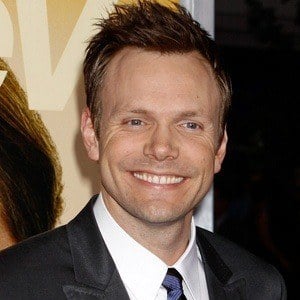 Joel McHale Headshot 8 of 10