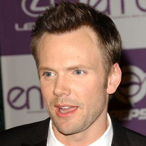 Joel McHale Headshot 10 of 10