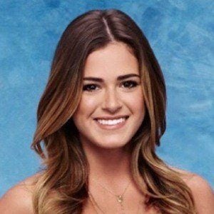 JoJo Fletcher Headshot 7 of 10