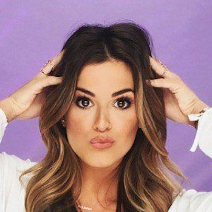 JoJo Fletcher Headshot 8 of 10