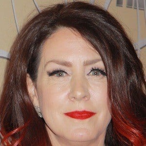 Joely Fisher Headshot 6 of 6