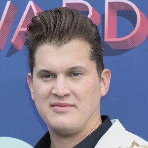 Jon Pardi at age 32