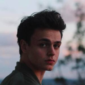 Jonah Marais Headshot 8 of 10