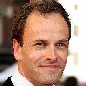 Jonny Lee Miller Headshot 5 of 9