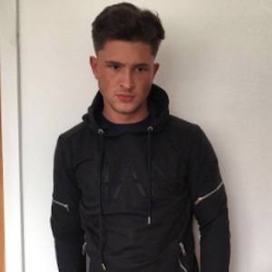 Diagnosticar cocinar completar Jordan Davies - Edad, Familia, Biografía | Famous Birthdays