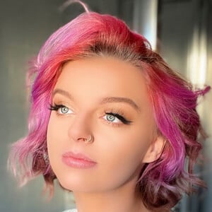 jordorsomething at age 23