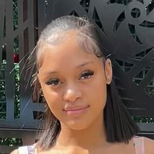 Jordyn Leaane Headshot 4 of 6
