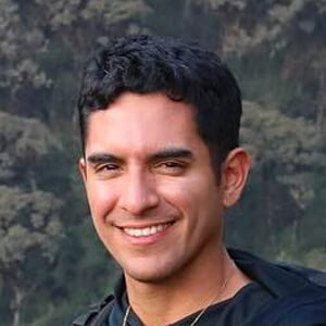 Jorge De León Headshot 3 of 4