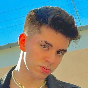Jorge Ivan Gomez Headshot 5 of 7