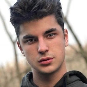 Joshua Honeycutt - Age, Family, Bio | Famous Birthdays