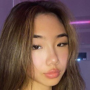 Joyy.li - Age, Family, Bio | Famous Birthdays