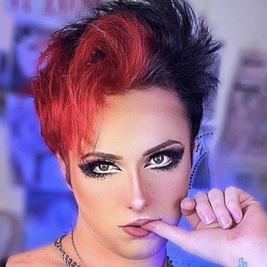 juicygirltv Headshot 6 of 10