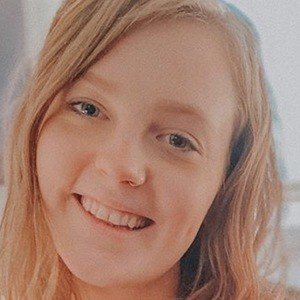 Julia Frank Headshot 4 of 6