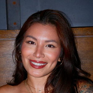 Julia Gandara Headshot 4 of 6