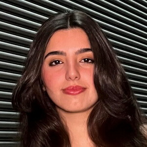 Julia Ribeiro Headshot 6 of 7