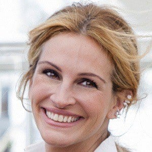 Julia Roberts Headshot 6 of 8