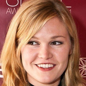 Julia Stiles at age 30