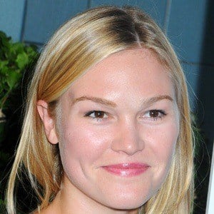 Julia Stiles Headshot 10 of 10