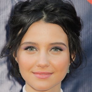 Julia Telles Headshot
