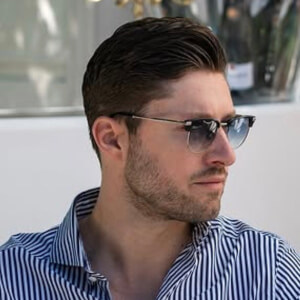 Julian Piket Headshot 5 of 9