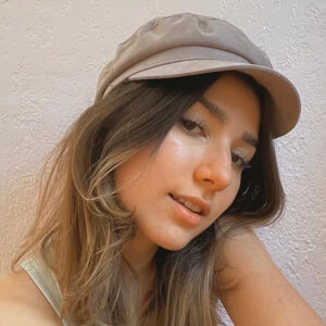 Julieta Fernandez Headshot 9 of 9