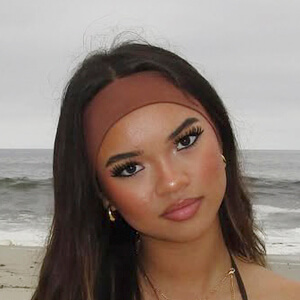 Julissa Alonte Headshot 2 of 5