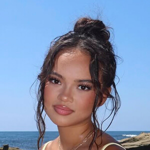 Julissa Alonte Headshot 3 of 5