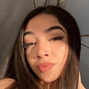 Julissa Angel - Age, Family, Bio | Famous Birthdays