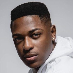 Jullian Farris Headshot 9 of 10