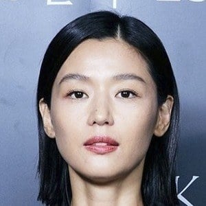 Jun Ji-hyun Headshot 10 of 10